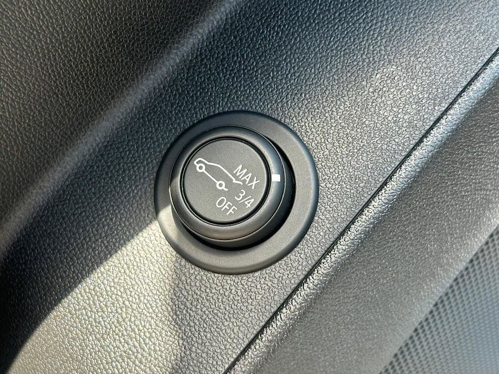 Used 2020 Chevrolet Equinox LT FWD image 15