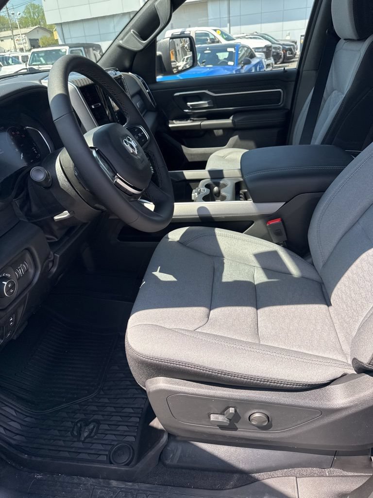 New 2026 RAM 1500 Big Horn AWD/4WD image 9