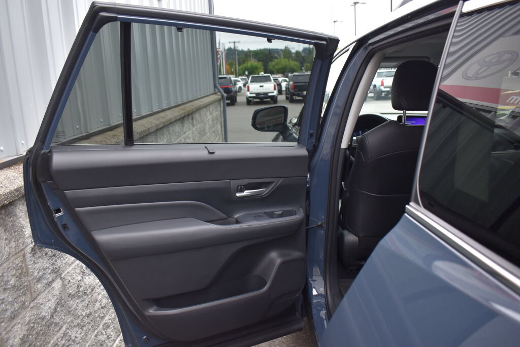 Certified 2024 Toyota Grand Highlander AWD image 19