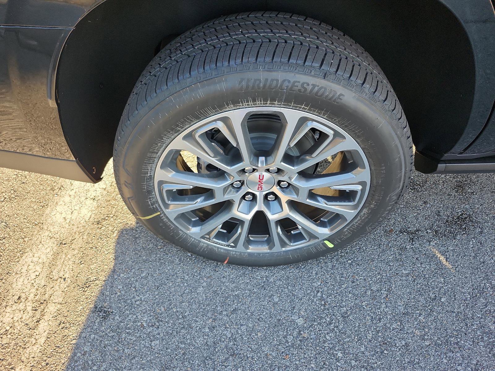 New 2026 GMC Yukon Denali w/ Sun & Power Step Package image 5