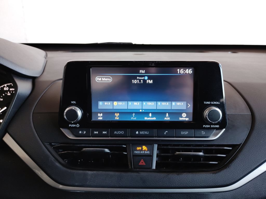 Used 2024 Nissan Altima 2.5 S FWD image 32