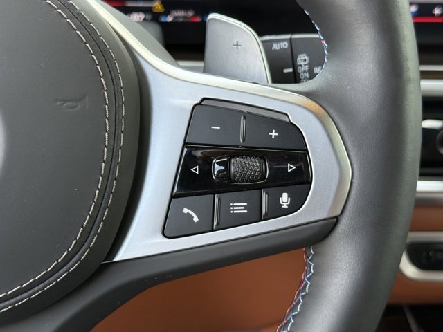 Used 2025 BMW X7 M60i image 22