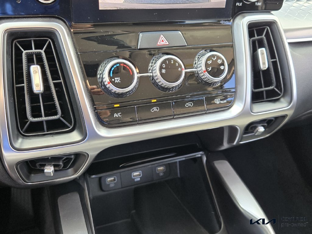 Certified 2023 Kia Sorento LX FWD image 22