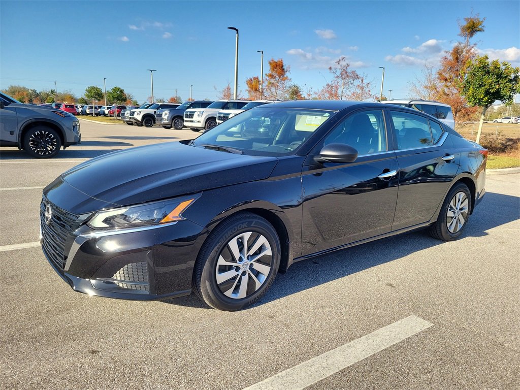 Used 2025 Nissan Altima 2.5 S image 8