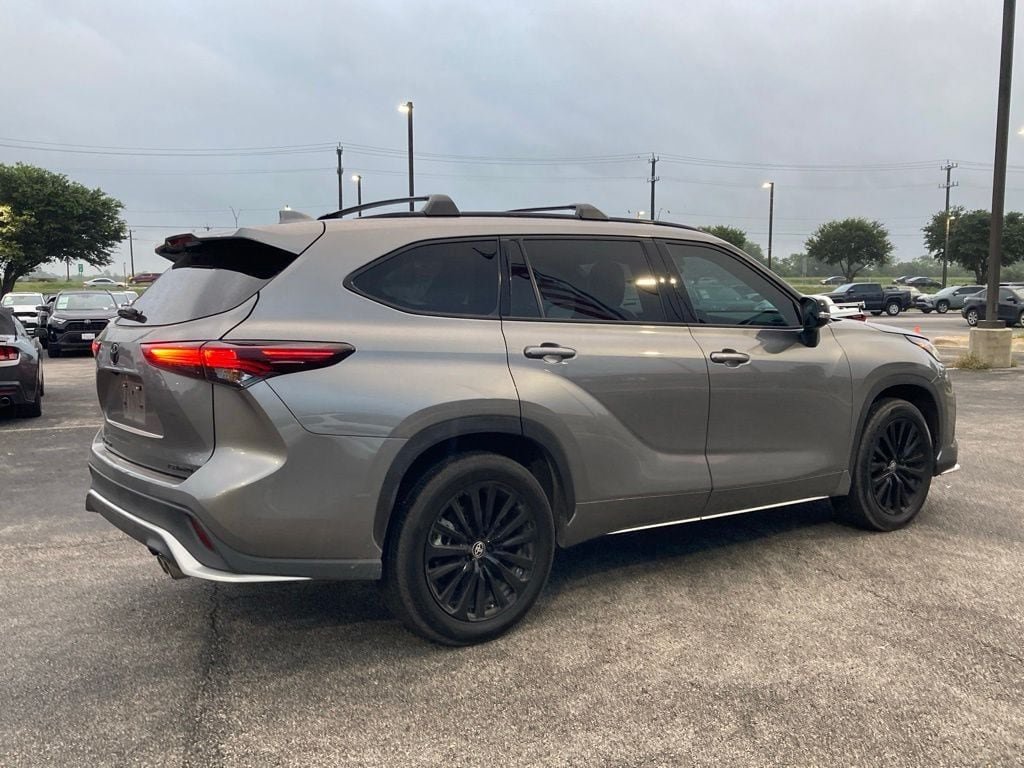 Certified 2026 Toyota Highlander XSE AWD/4WD image 5