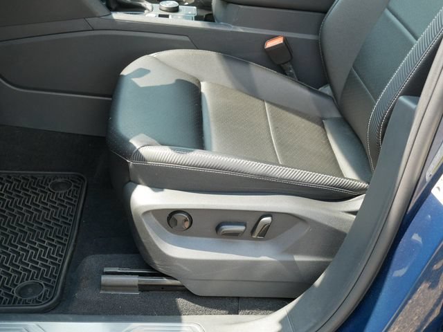 Certified 2023 Volkswagen Atlas Cross Sport SE w/ Panoramic Sunroof Package AWD/4WD image 14
