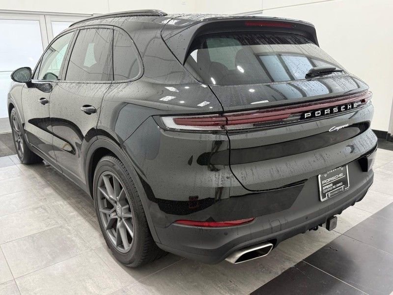 Certified 2024 Porsche Cayenne image 3