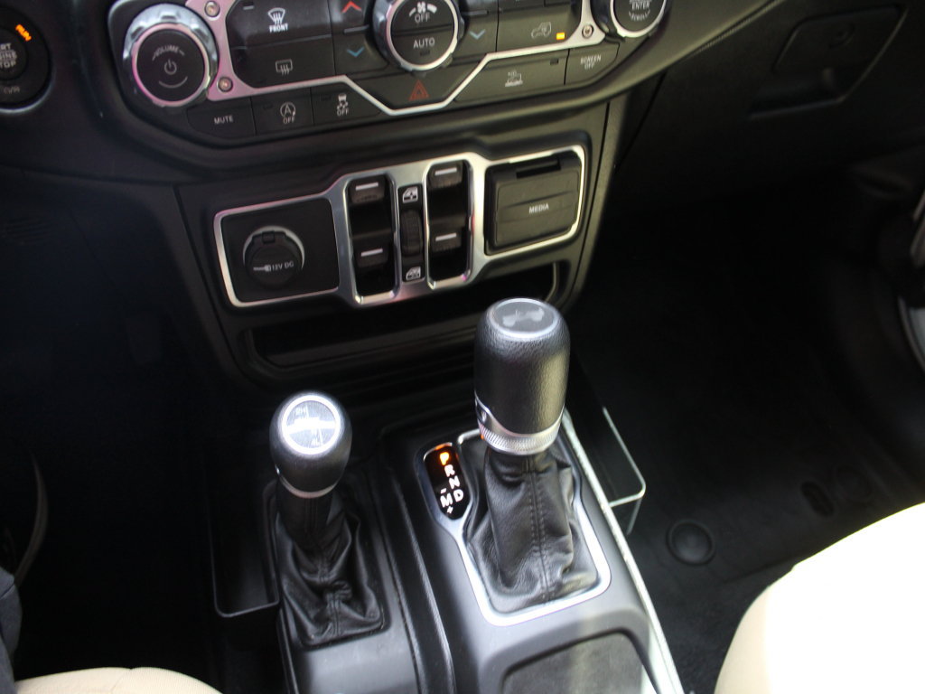 Used 2021 Jeep Wrangler Unlimited Sport AWD/4WD image 11