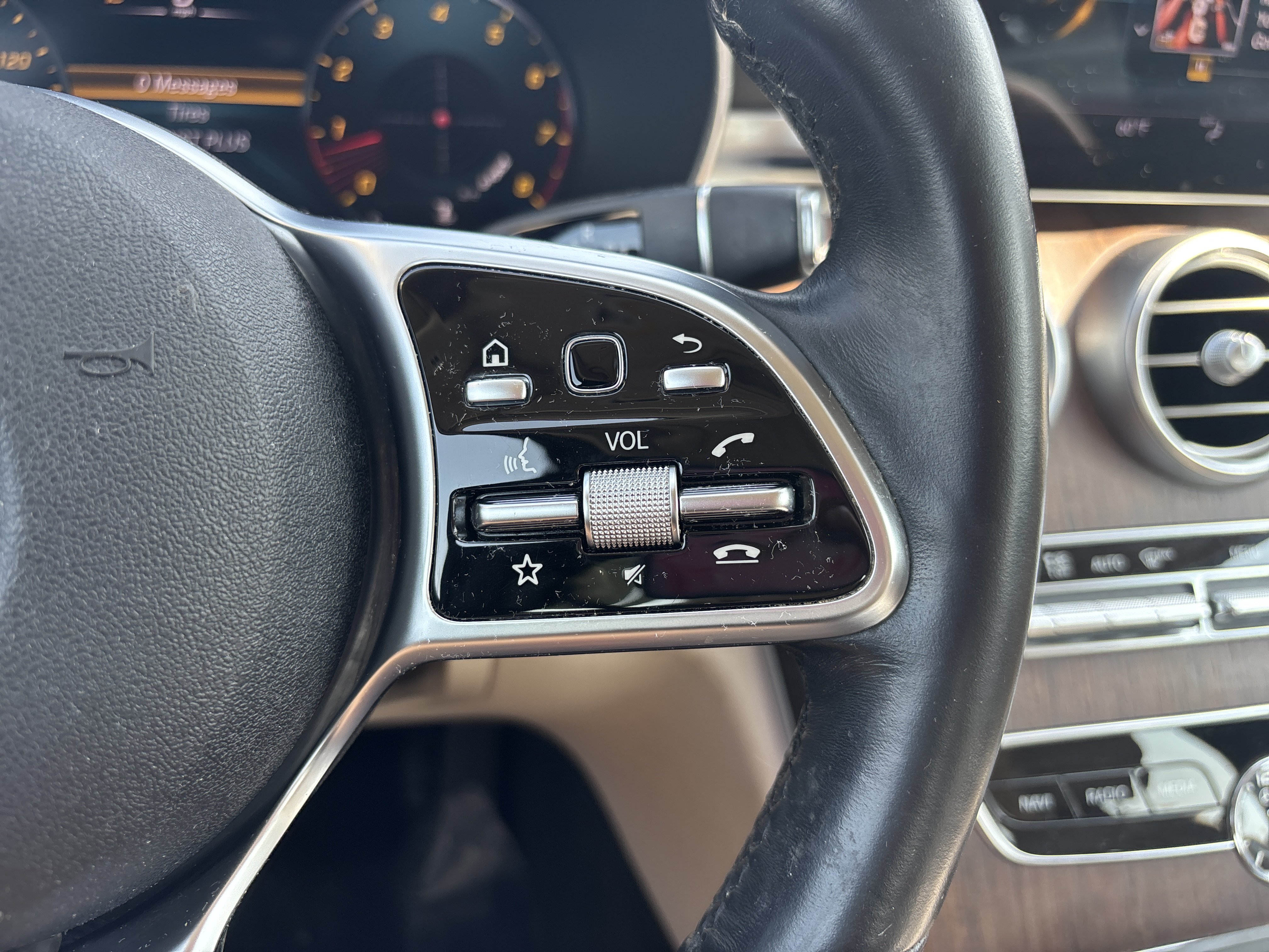 Used 2020 Mercedes-Benz C 300 4MATIC Sedan w/ Premium Package image 28