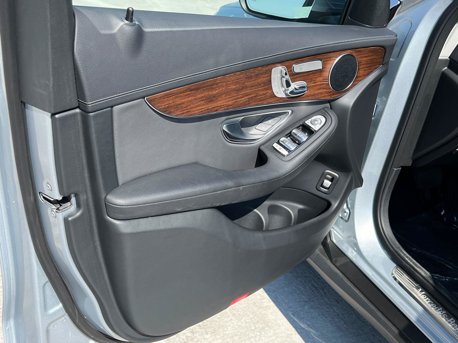 Used 2022 Mercedes-Benz GLC 300 4MATIC image 10