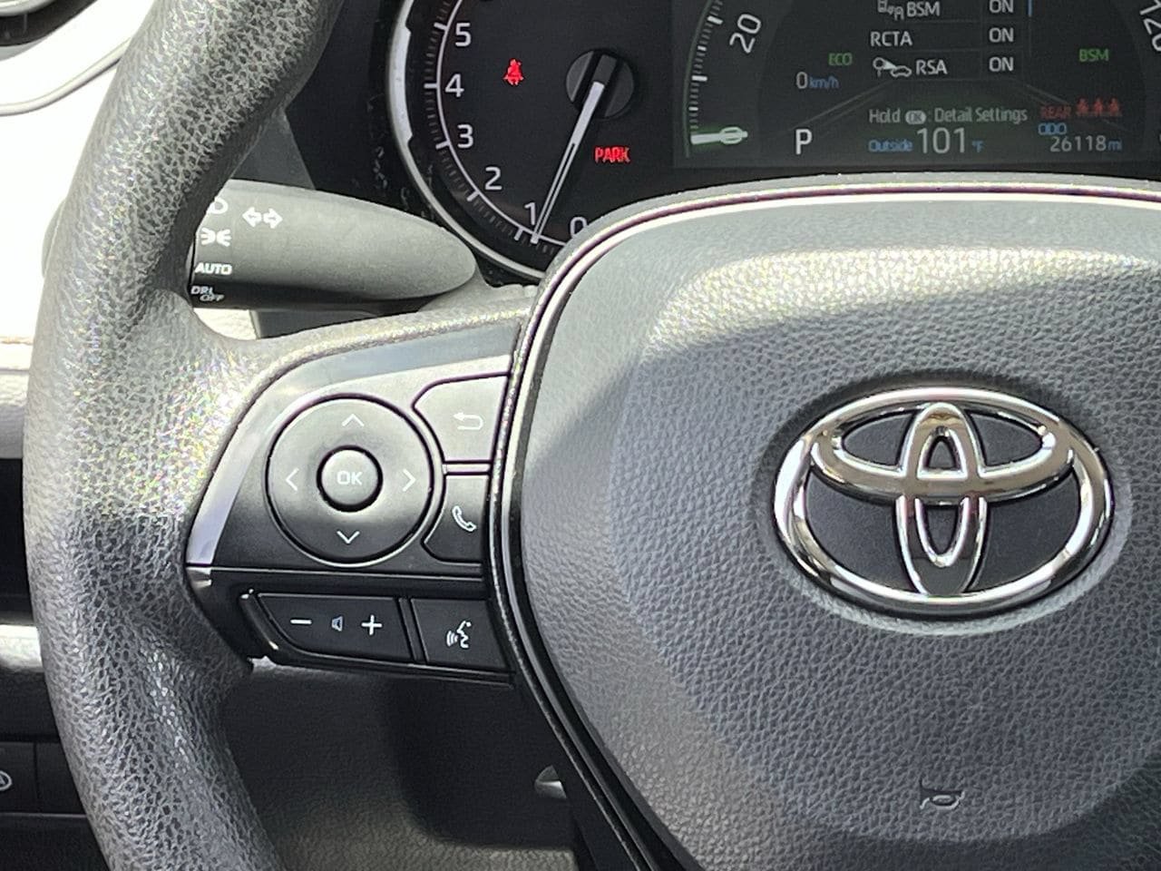 Used 2025 Toyota RAV4 XLE FWD image 12
