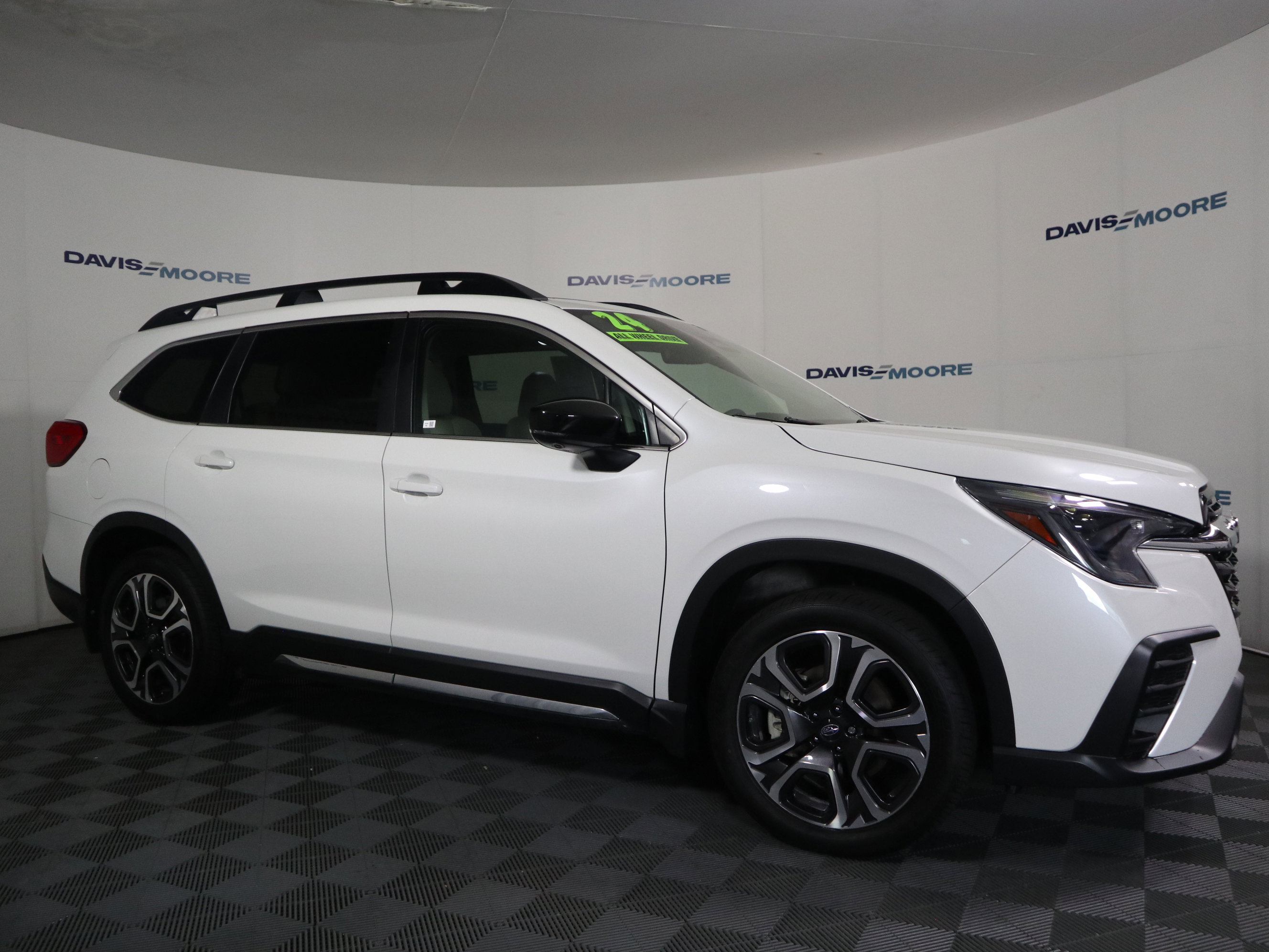 Used 2024 Subaru Ascent Limited w/ Technology Package AWD/4WD image 4