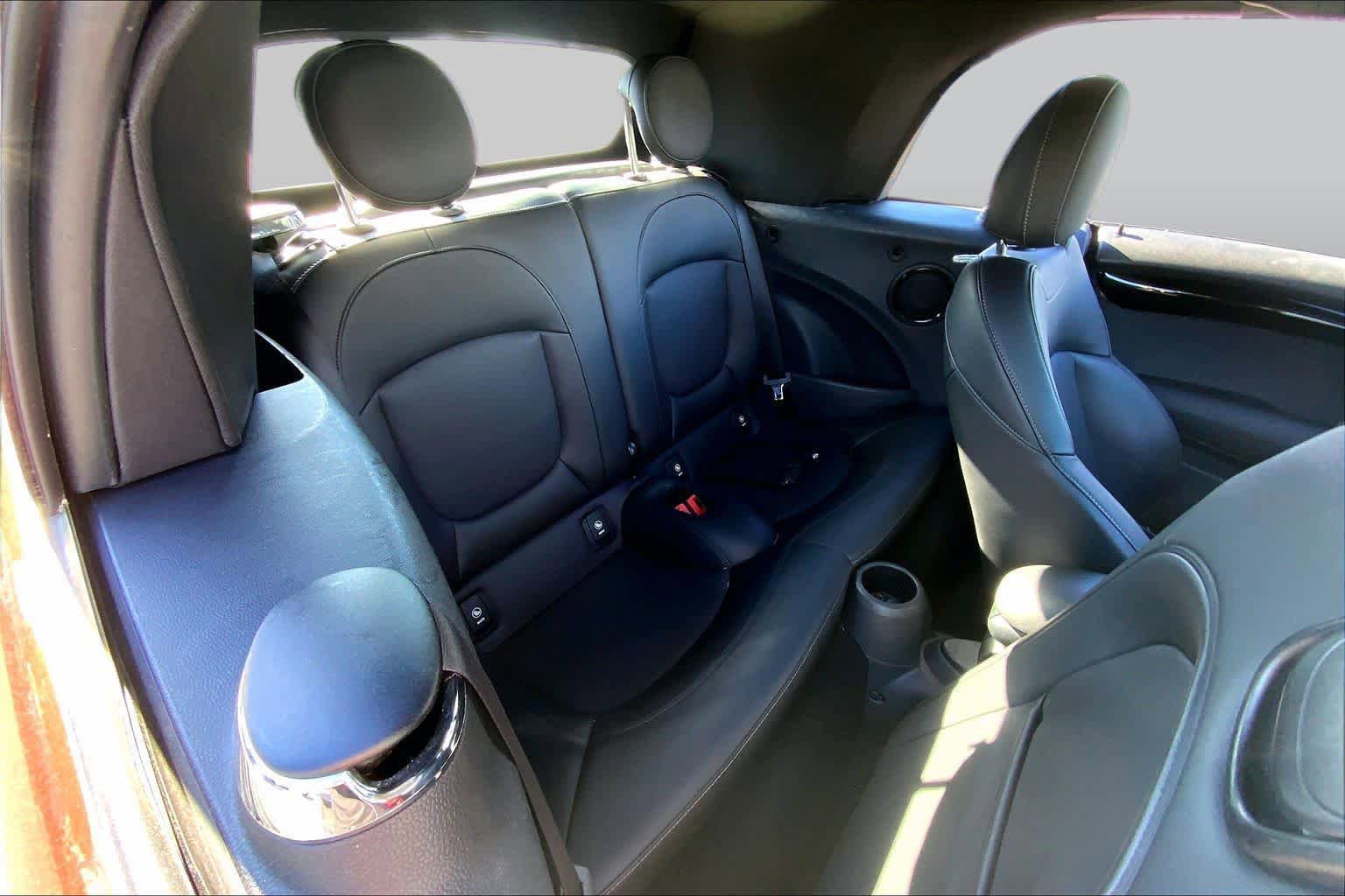 Used 2019 MINI Cooper S w/ Signature Upholstery Package FWD image 20
