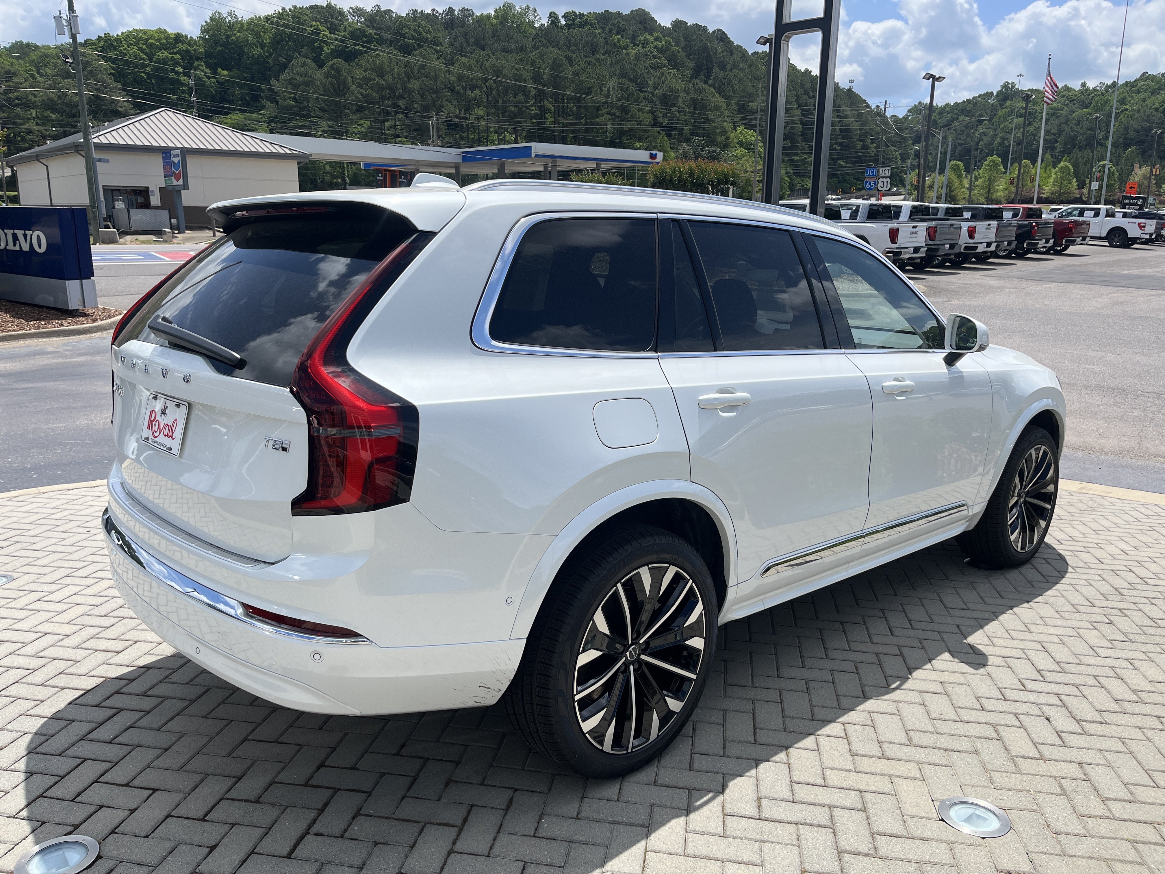 New 2026 Volvo XC90 T8 Ultra w/ Protection Package Premier AWD/4WD image 5