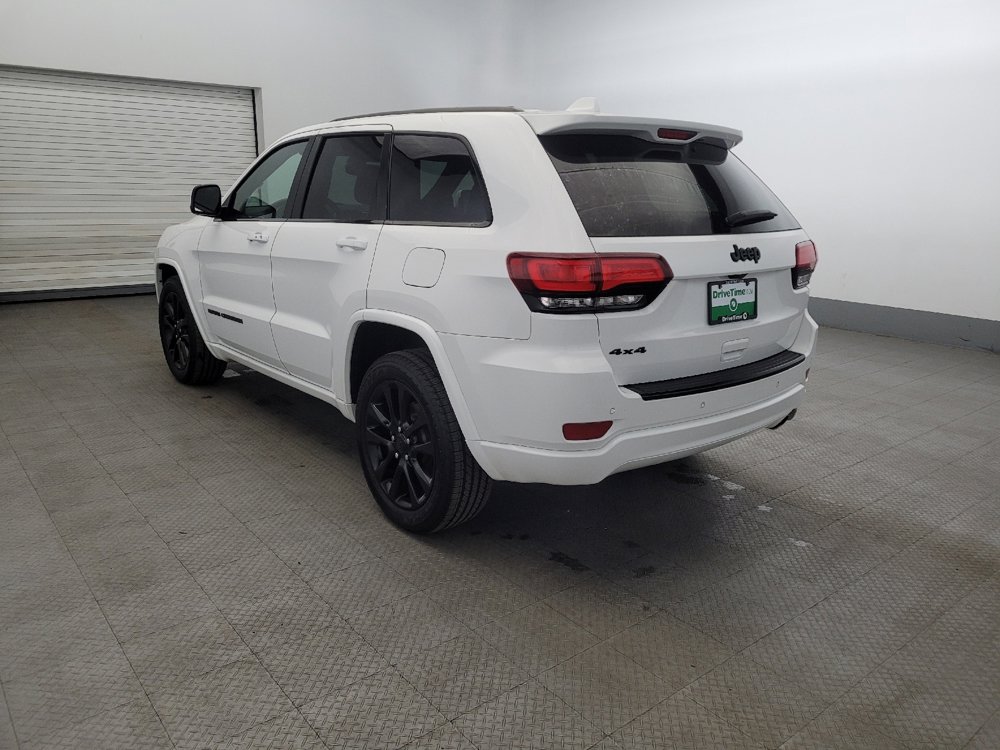 Used 2017 Jeep Grand Cherokee Altitude image 5