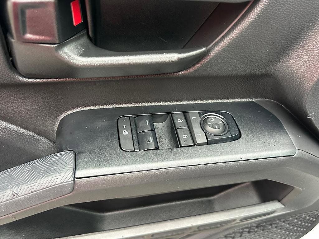 Certified 2025 Toyota Tacoma SR image 14