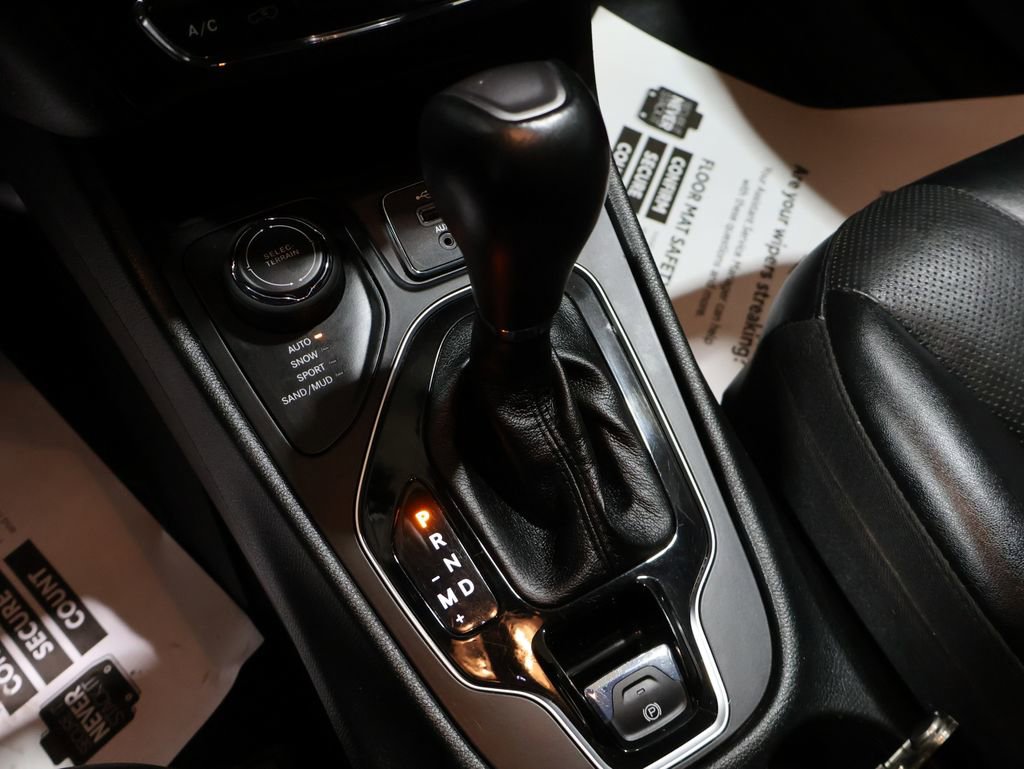 Used 2023 Jeep Cherokee Altitude Lux image 37