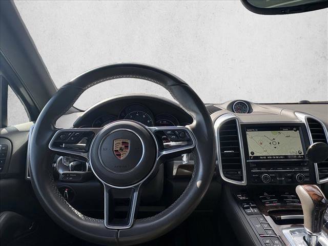 Used 2016 Porsche Cayenne image 17
