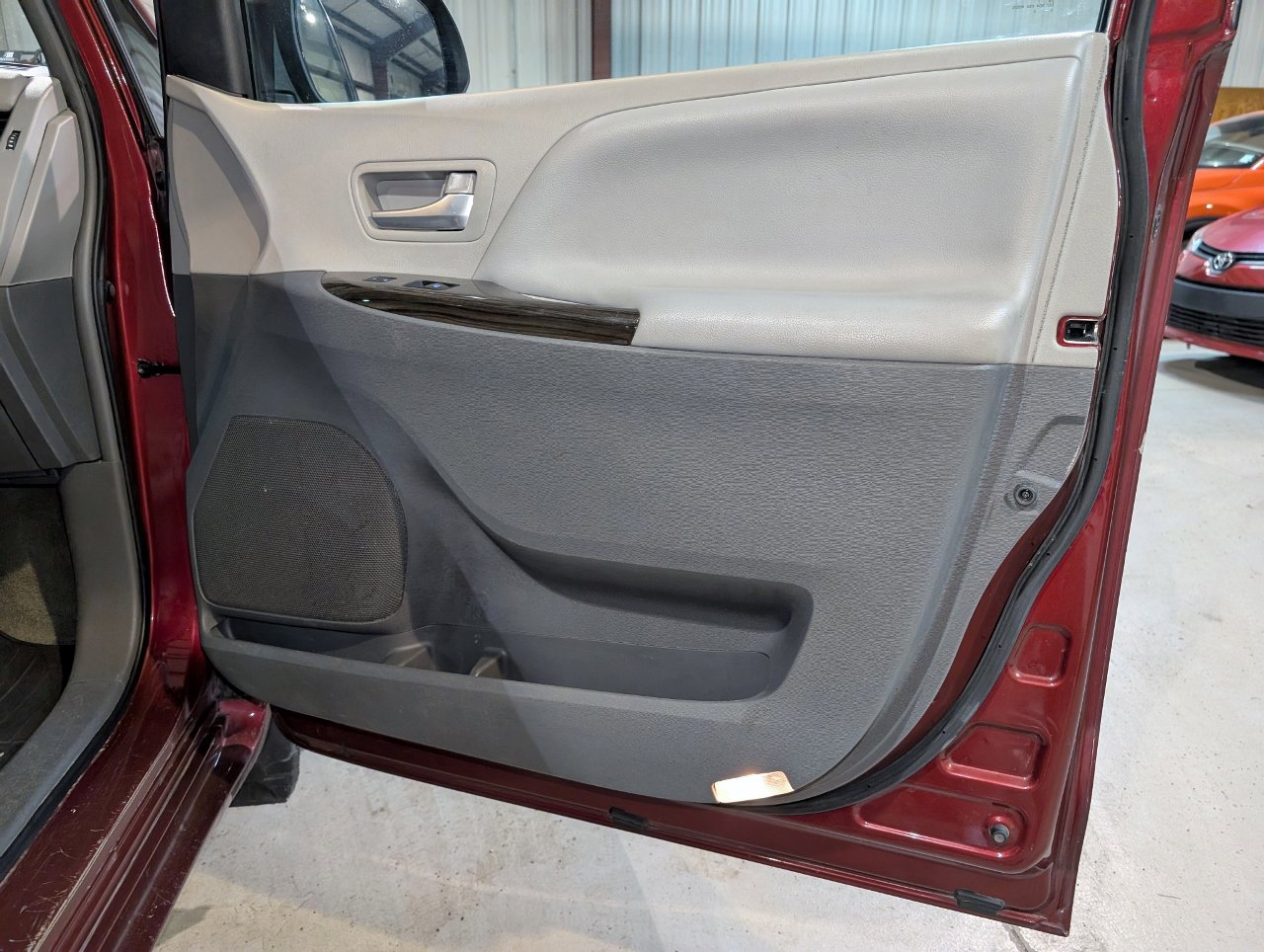 Used 2017 Toyota Sienna XLE Premium image 31