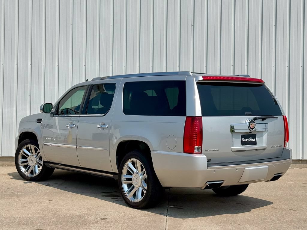 Used 2013 Cadillac Escalade ESV Platinum AWD/4WD image 4