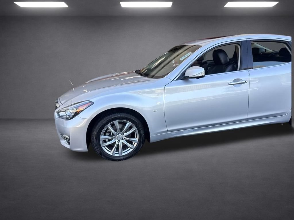 Used 2019 INFINITI Q70 Luxe AWD/4WD image 24