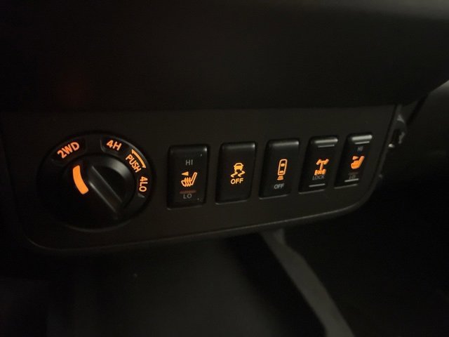 Used 2018 Nissan Frontier PRO-4X image 14