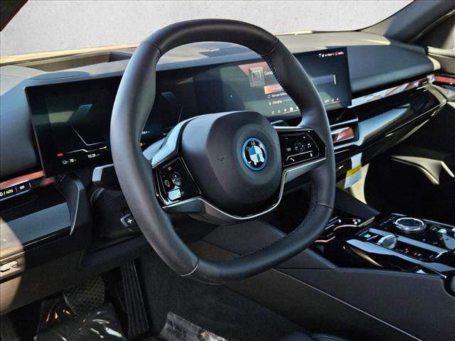 Certified 2025 BMW i5 eDrive40i w/ Premium Package image 13