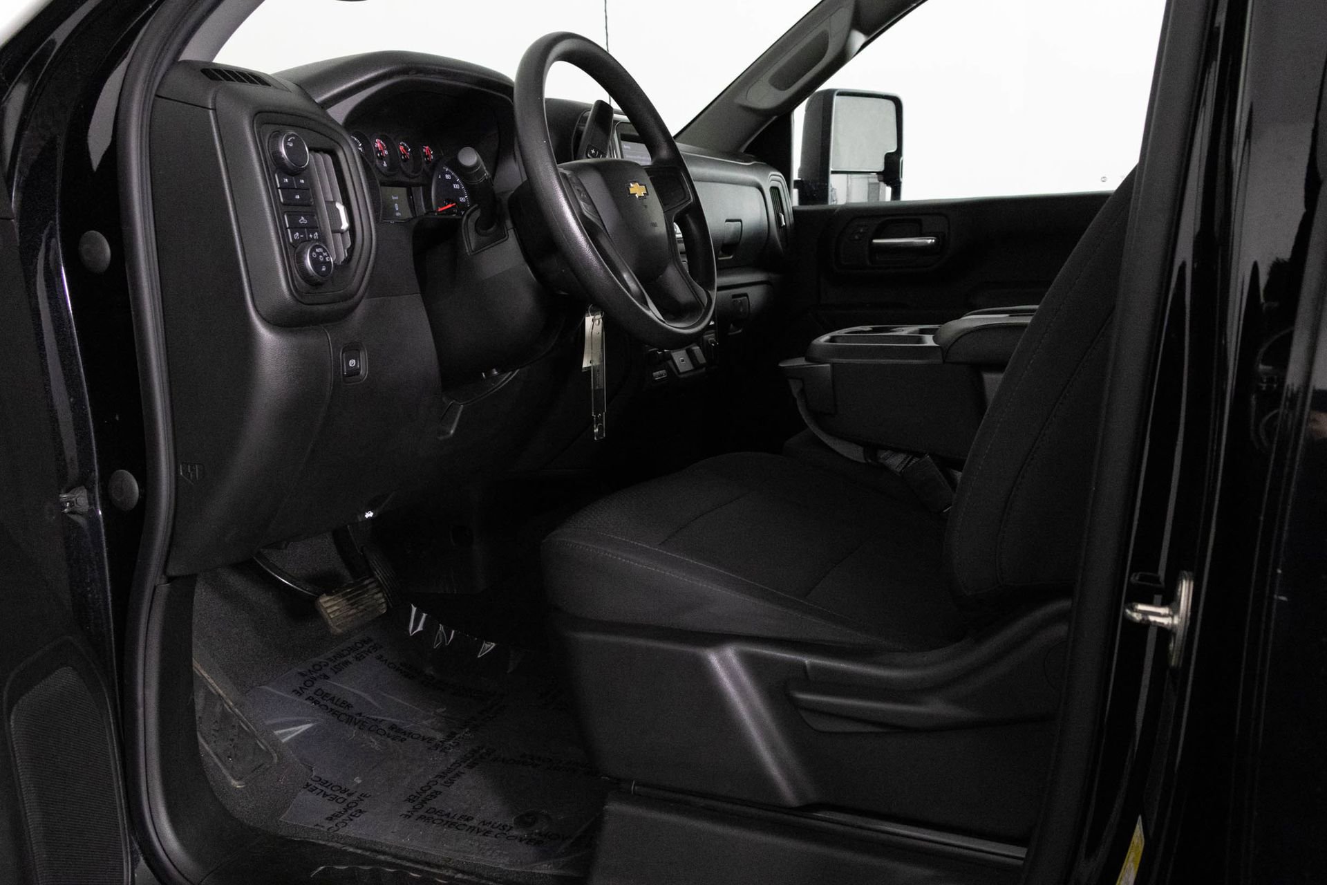 Used 2020 Chevrolet Silverado 2500 Custom w/ Custom Value Package image 17