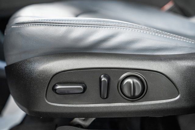 Used 2020 Buick Enclave Essence image 37