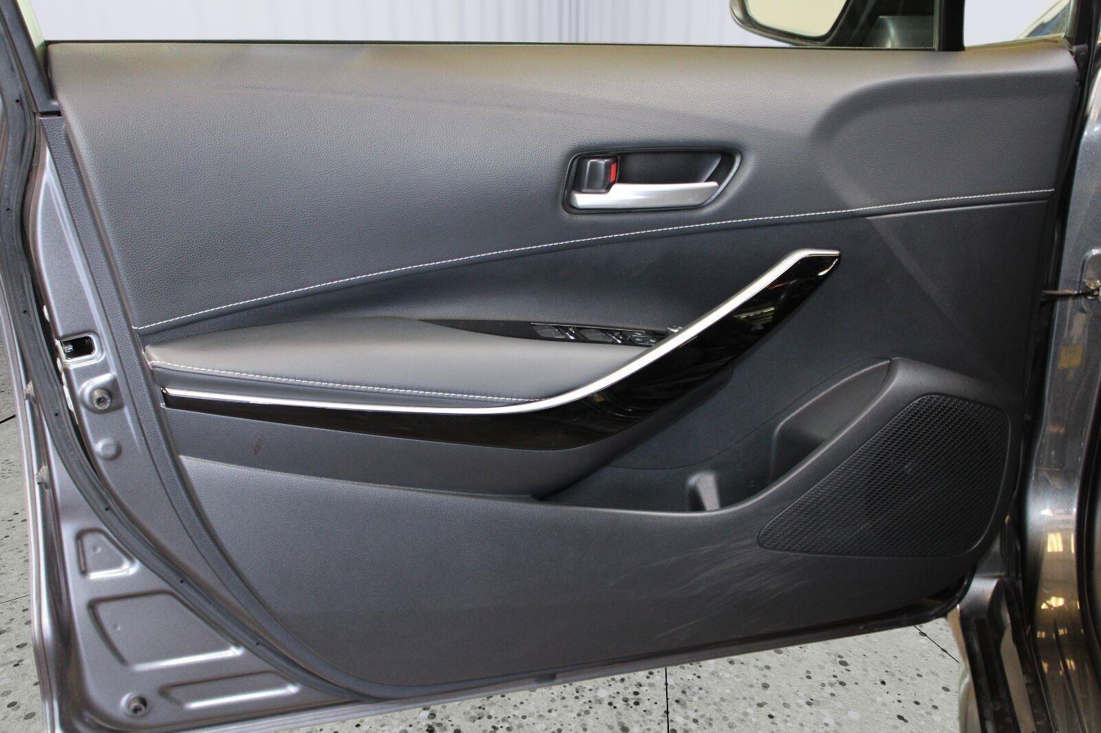 Used 2021 Toyota Corolla XSE FWD image 45