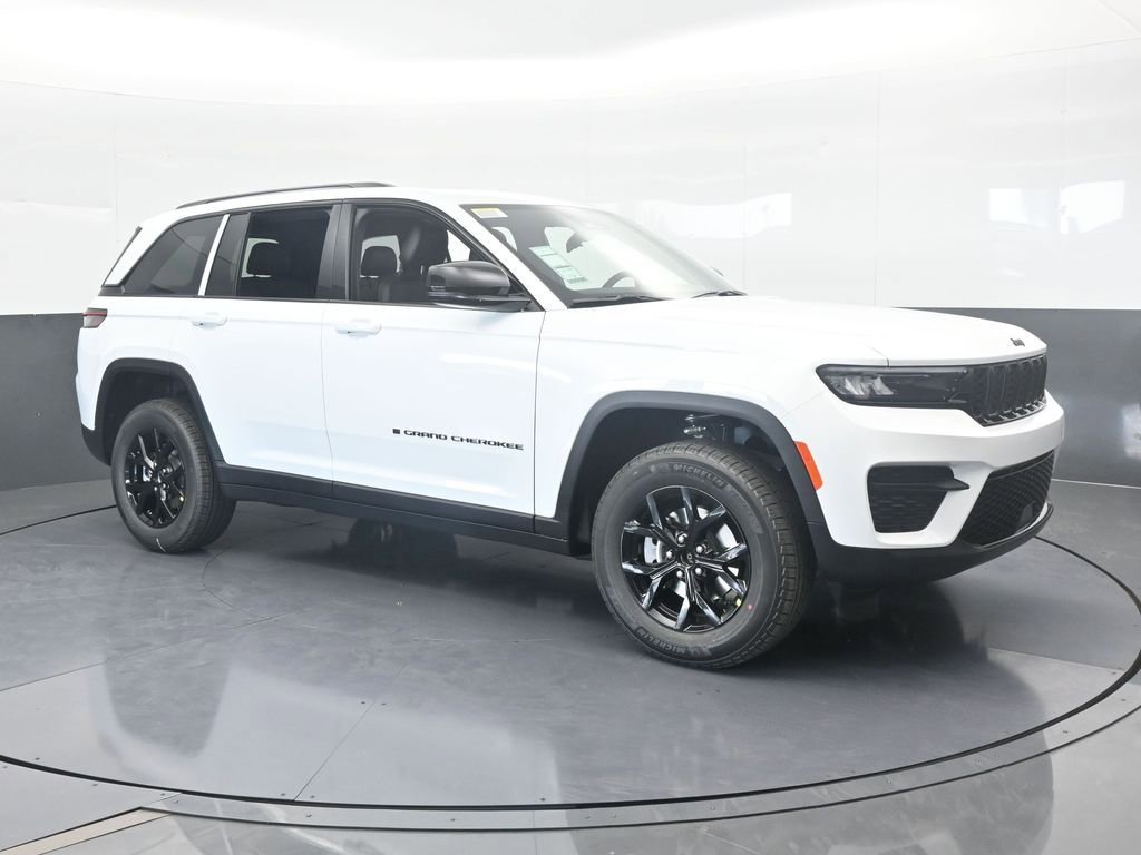 New 2025 Jeep Grand Cherokee Altitude image 8