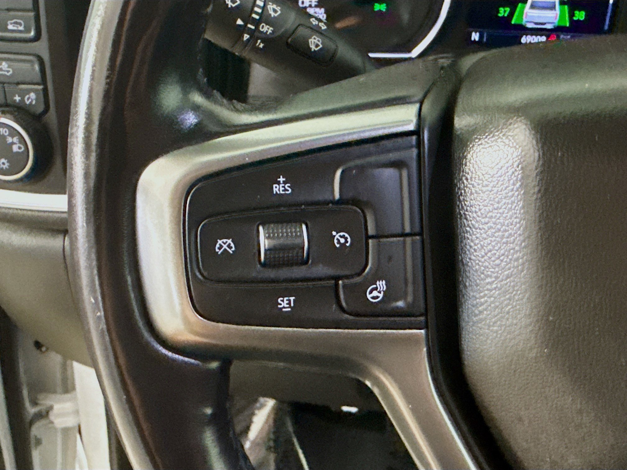 Used 2021 Chevrolet Silverado 1500 LT AWD/4WD image 14