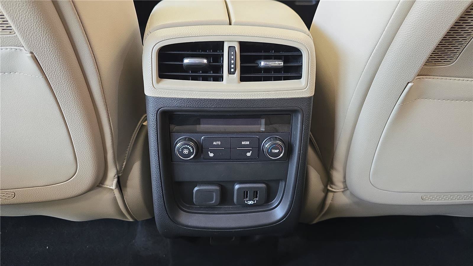 Used 2020 Buick Envision Premium w/ Driver Confidence Package AWD/4WD image 17