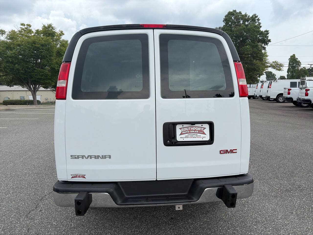Used 2019 GMC Savana 2500 w/ Driver Convenience Package RWD image 4