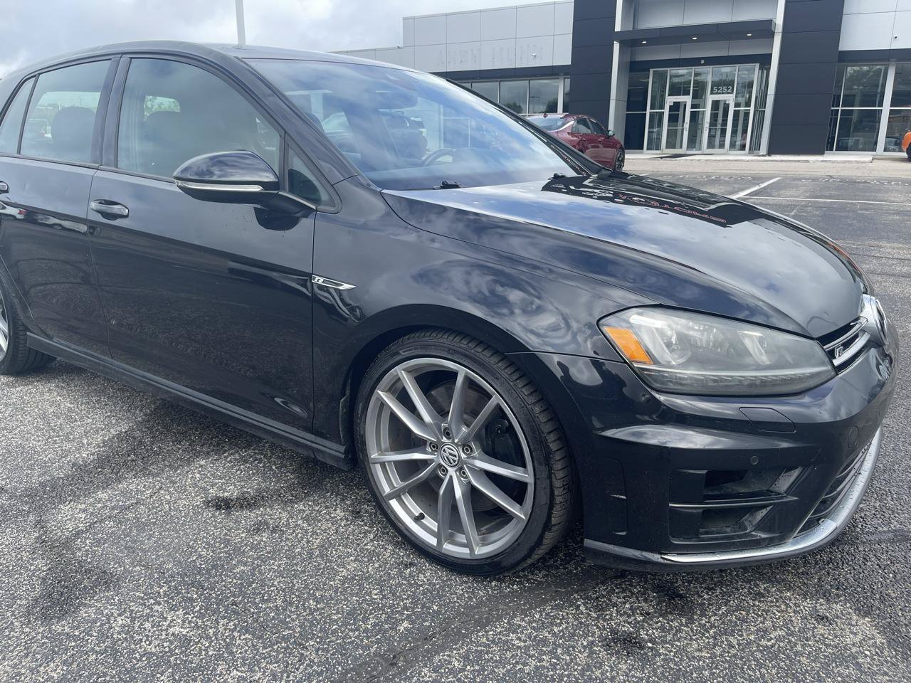 Used 2017 Volkswagen Golf R 4-Door AWD/4WD image 11