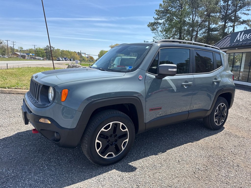 Used 2015 Jeep Renegade Trailhawk w/ Safety & Security Group I image 2
