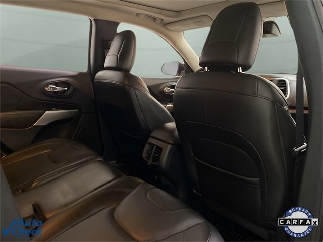 Used 2017 Jeep Cherokee Overland w/ Technology Group image 71