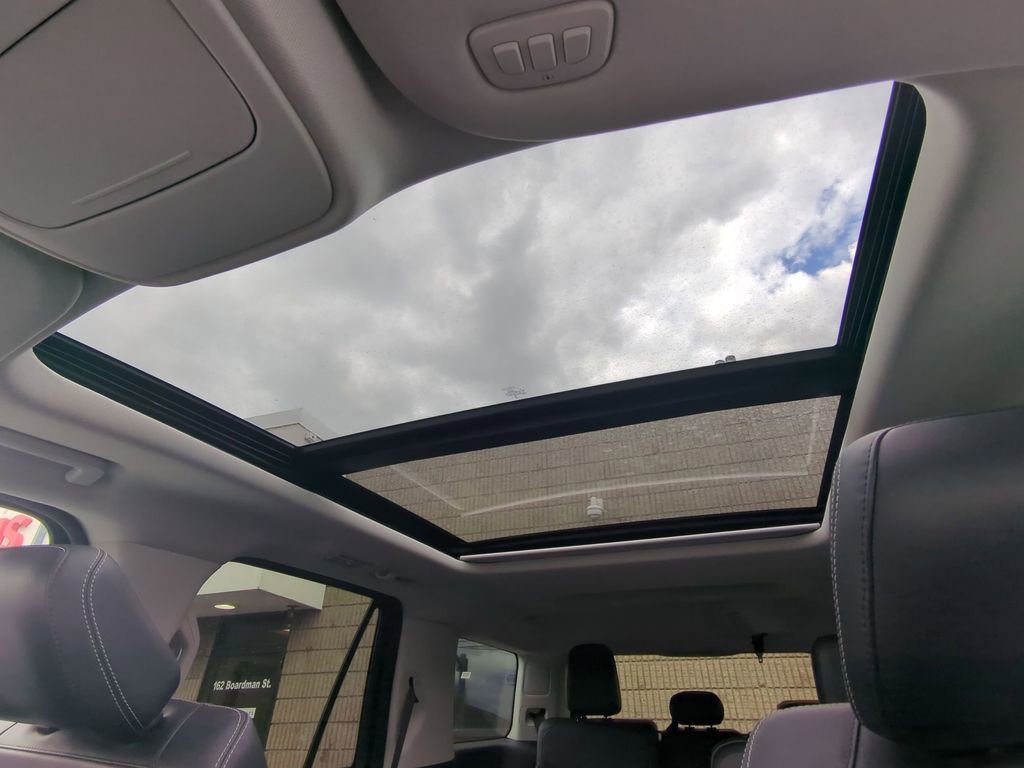 Used 2025 Ford Expedition Platinum image 38