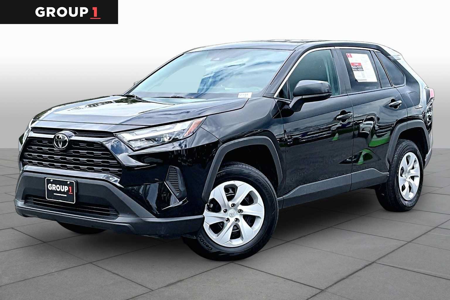 Used 2025 Toyota RAV4 LE AWD/4WD image 1