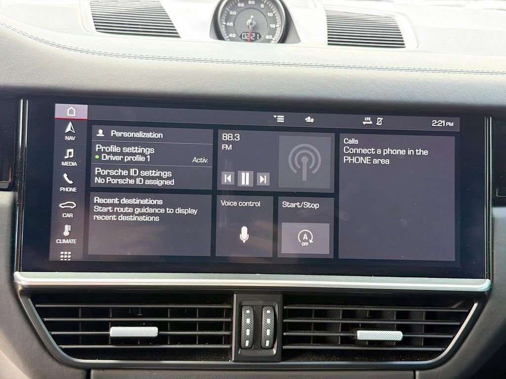 Used 2020 Porsche Cayenne Turbo image 35