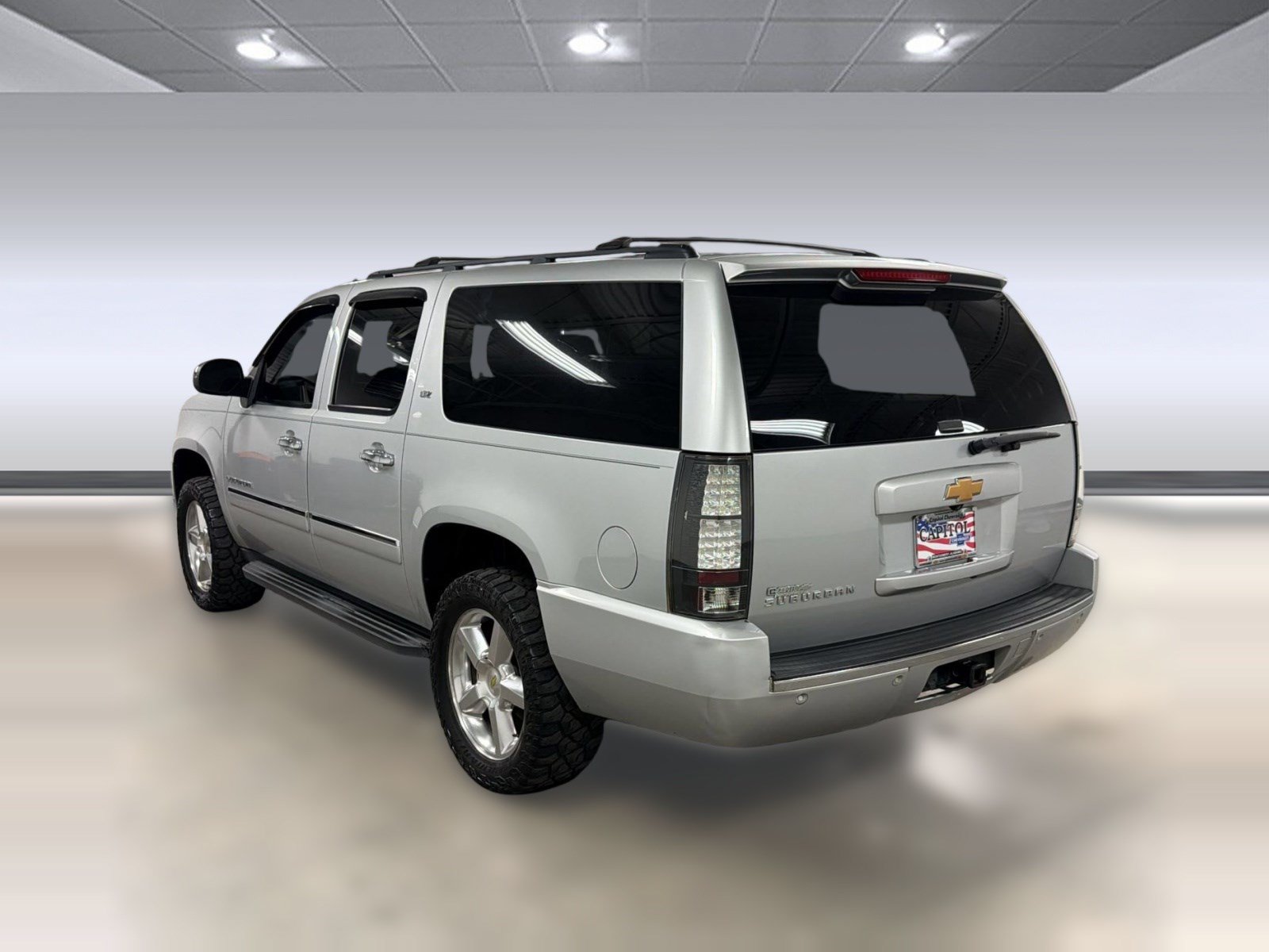 Used 2013 Chevrolet Suburban LTZ AWD/4WD image 2