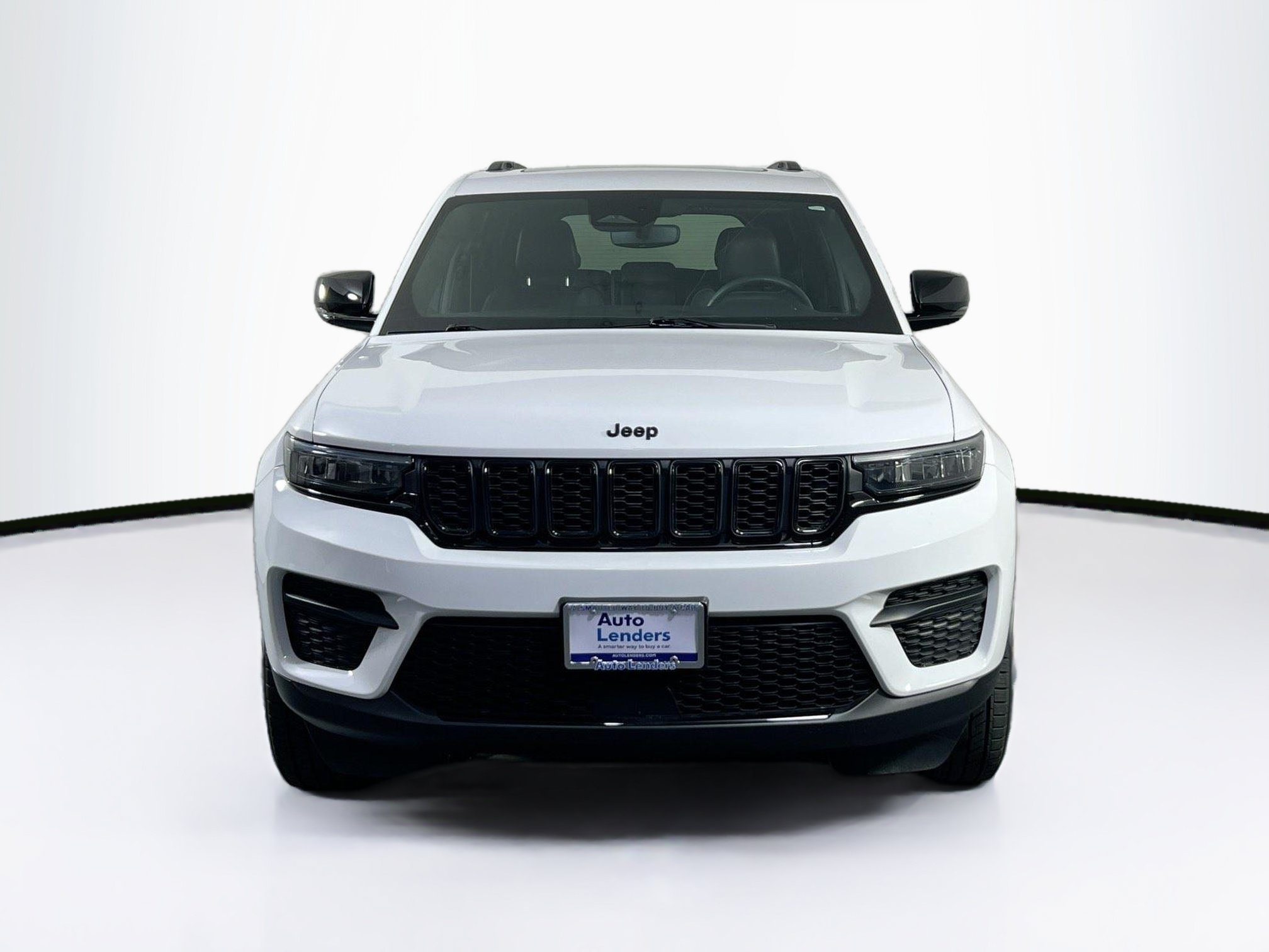 Used 2023 Jeep Grand Cherokee Altitude AWD/4WD image 2