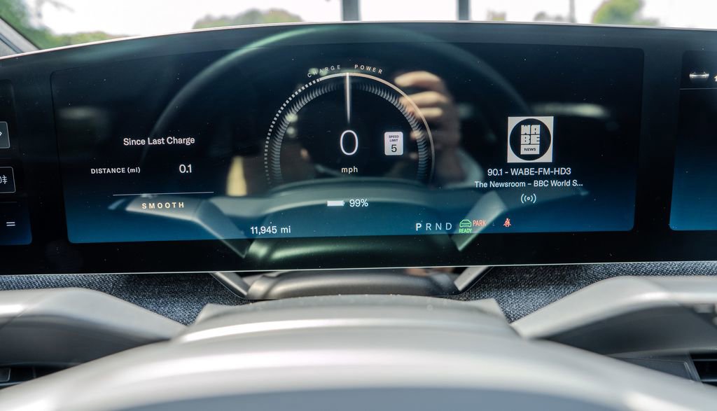 Used 2024 Lucid Air Pure image 9