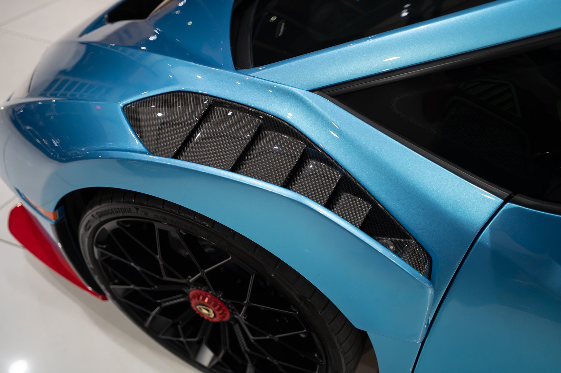 Used 2023 Lamborghini Huracan STO RWD image 42