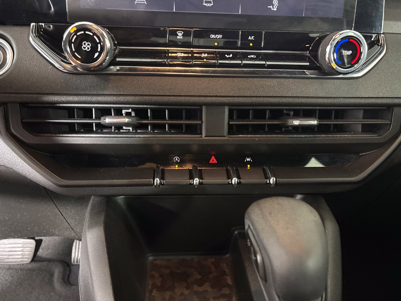 Used 2023 Chevrolet Colorado W/T RWD image 18