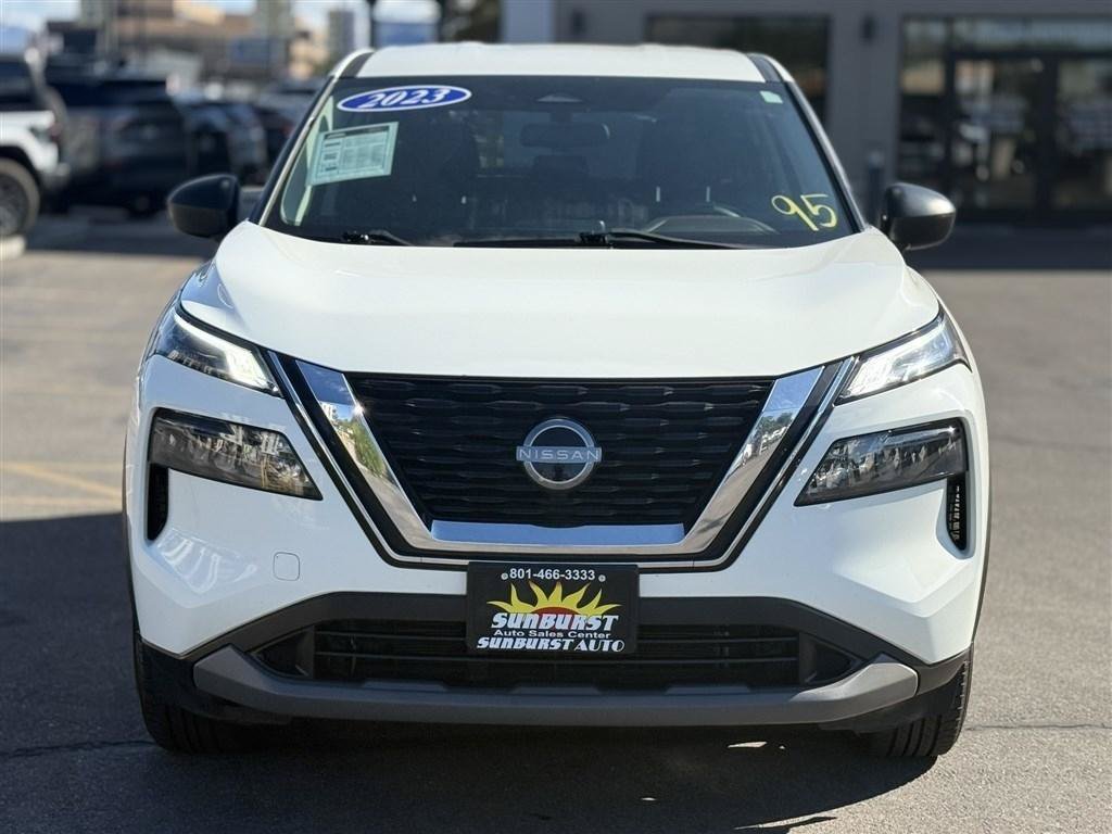 Used 2023 Nissan Rogue S AWD/4WD image 2