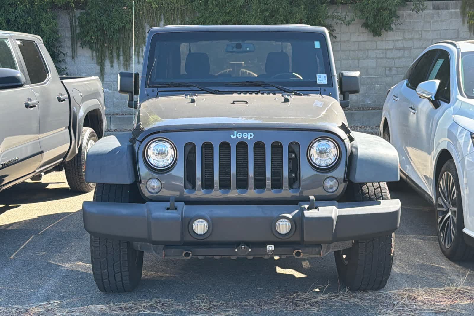 Used 2018 Jeep Wrangler Sport AWD/4WD image 6