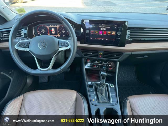 Certified 2025 Volkswagen Jetta SEL image 18