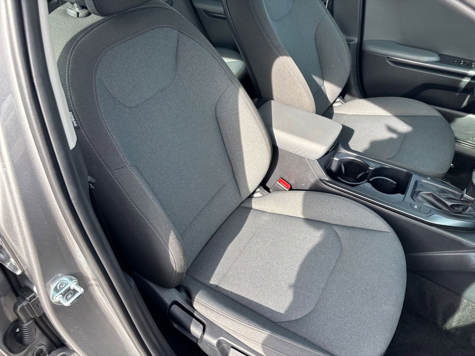 Used 2025 Kia K4 LXS image 35