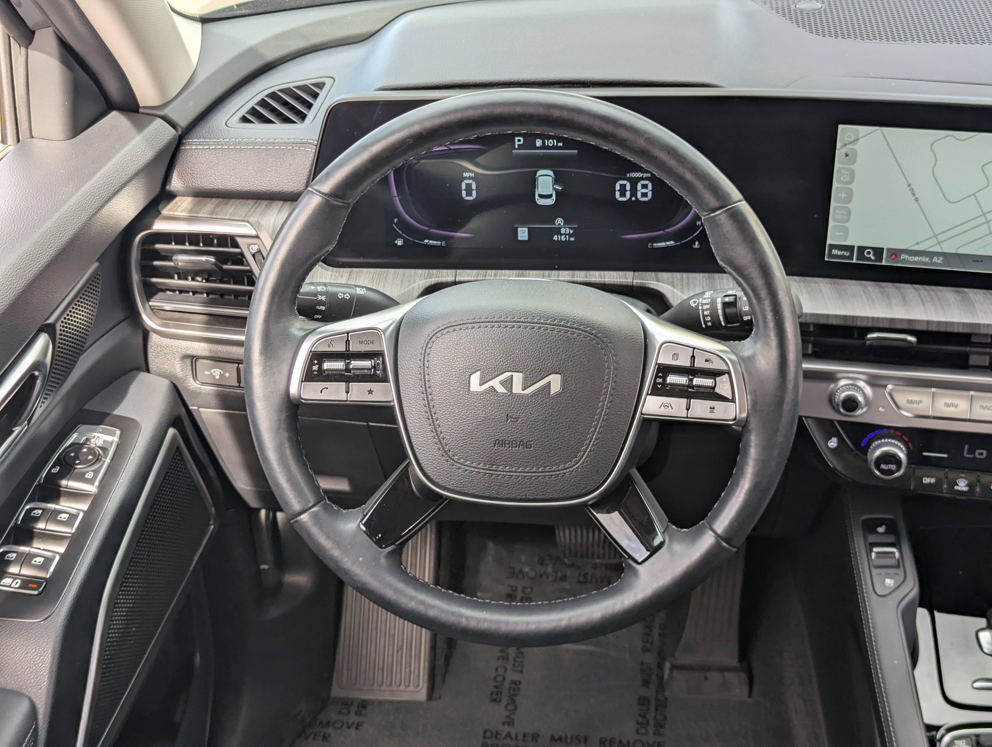 Used 2024 Kia Telluride EX w/ EX Captain's Chair Package image 16